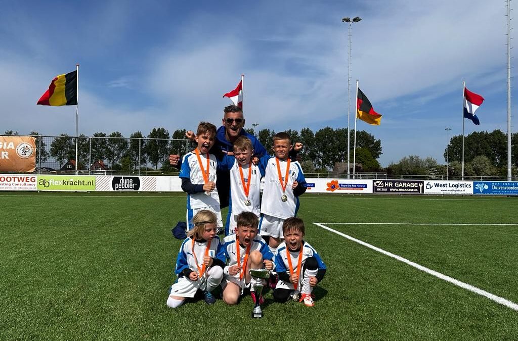 7-Länder-Turniersieger: FC Kufstein Nachwuchshelden dominieren in Holland!